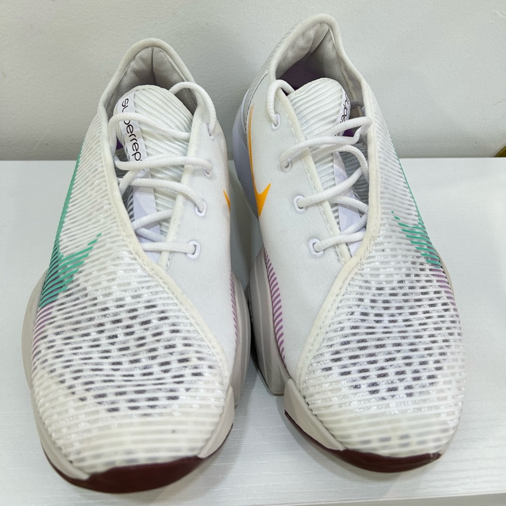 Nike Women’s White Running Shoes with Mint Swoosh - Picture 2 of 3